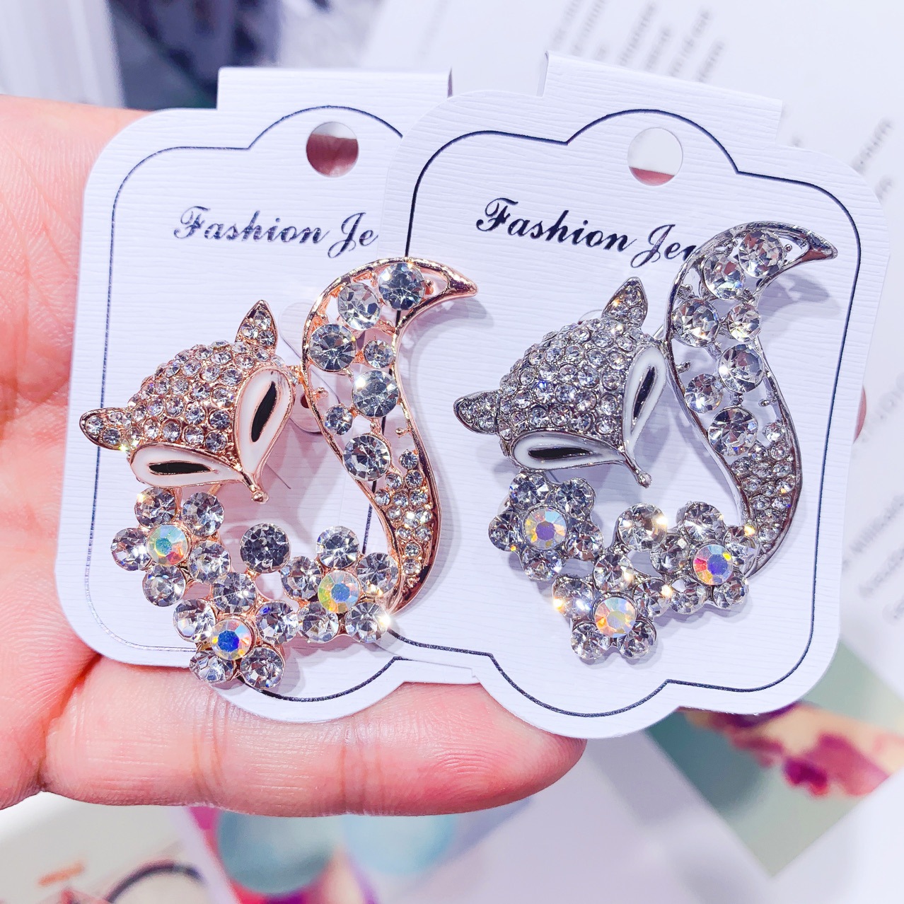 Ladies Brooch Women's Simple F - Women'S Fashion Essentials incelemesi ve fiyatı